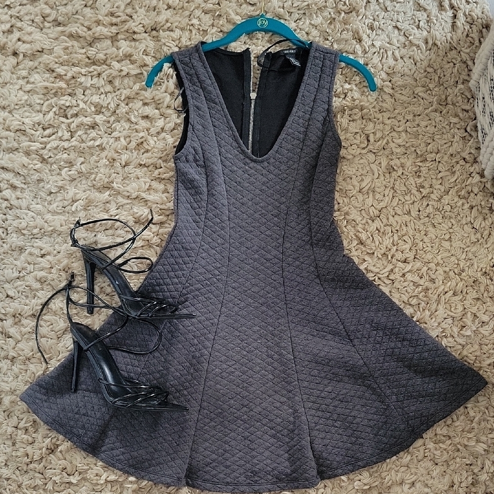 Elegant Gray Sleeveless Dress